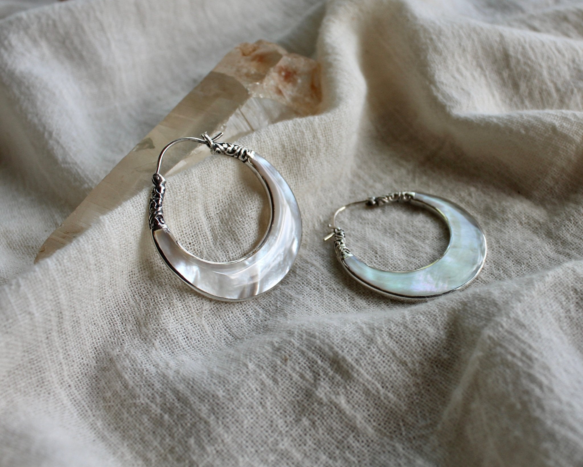 Mother Pearl Hoops Silver - Che Cose Belle