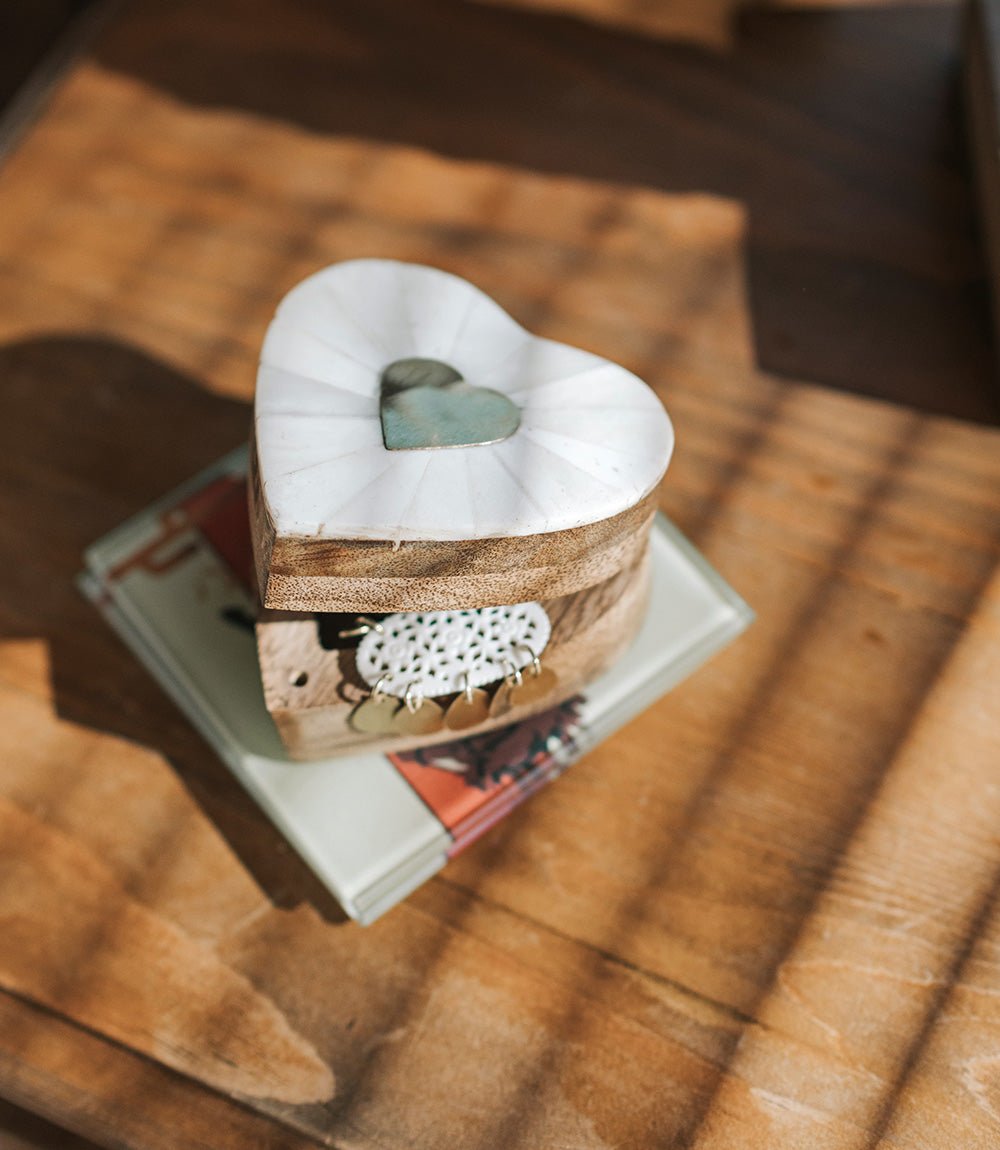 Mukhendu Heart Keepsake Box - Bone, Brass Inlay - Che Cose Belle