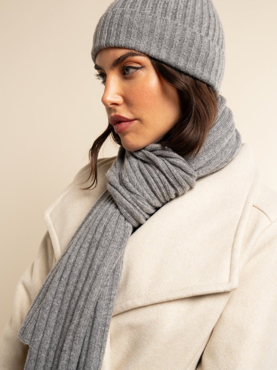 Napoli (light grey) - Italian 100% cashmere ribbed scarf (unisex) - Che Cose Belle