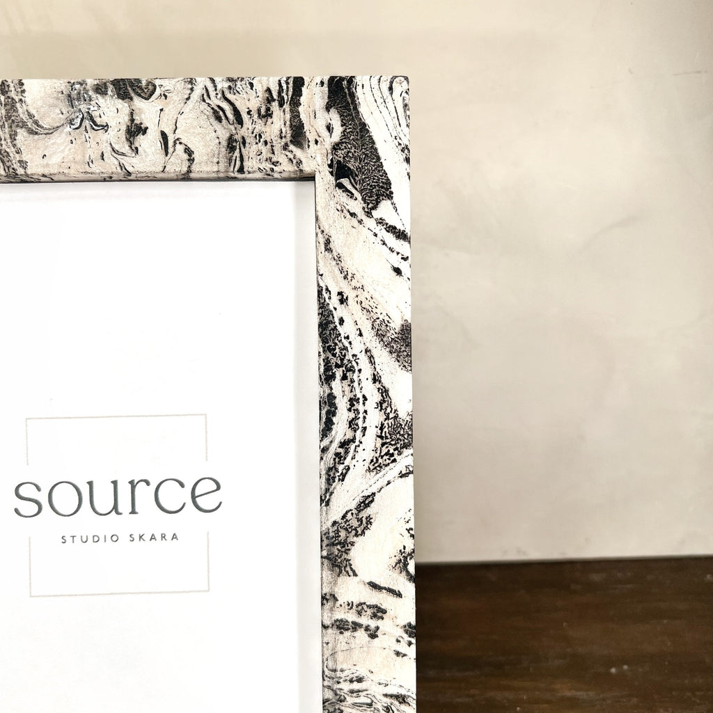 Neue Hand Marbled Wood Picture Frame - B&W & Neutrals (5x7) - Che Cose Belle