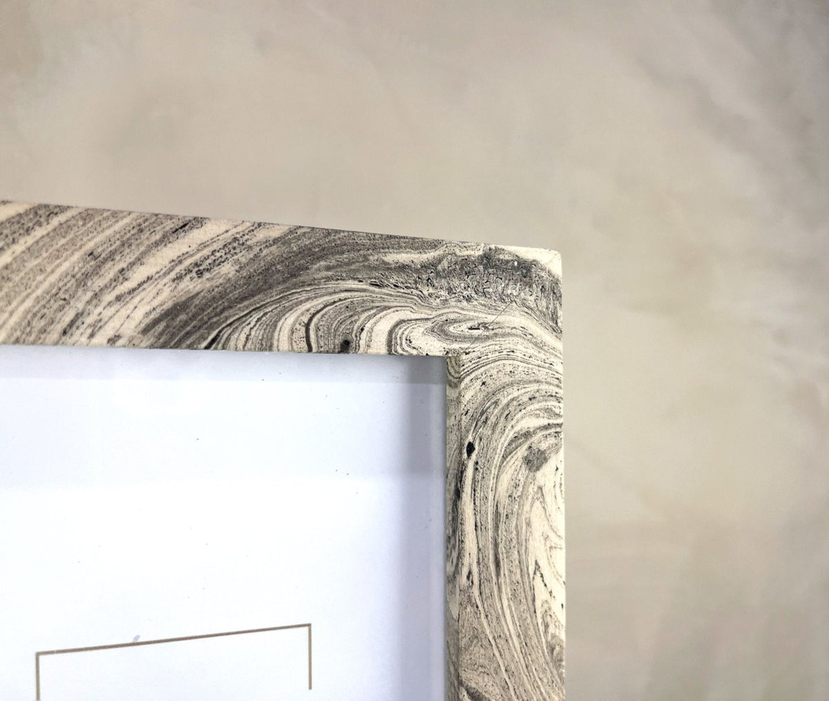 Neue Hand Marbled Wood Picture Frame - B&W & Neutrals (5x7) - Che Cose Belle