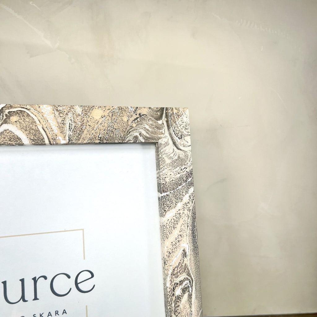 Neue Hand Marbled Wood Picture Frame - Natural (8x8) - Che Cose Belle