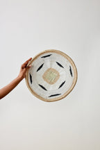Nolyia White Flat Basket - Che Cose Belle