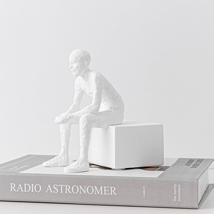 Nordic Style Seated Figure Bookends — Resin, White & Black - Che Cose Belle