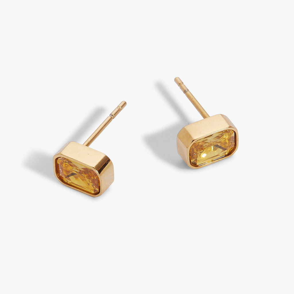 November Emerald - Cut Birthstone Stud Earrings - Che Cose Belle