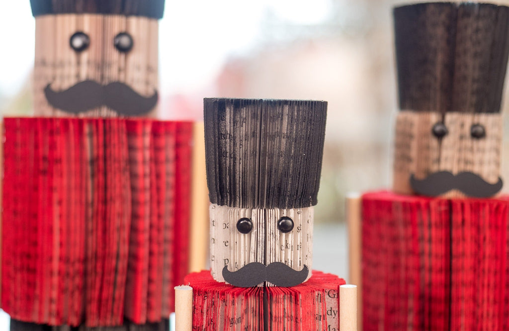 Nutcrackers-Christmas Book Decor - Che Cose Belle