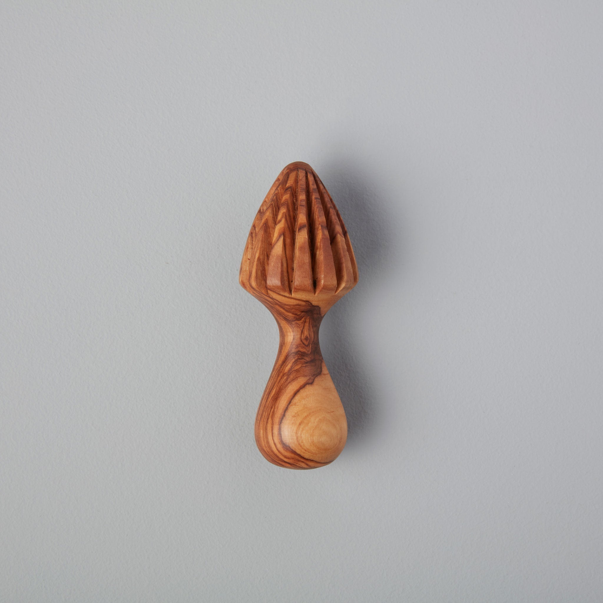 Olive Wood Citrus Press - Che Cose Belle