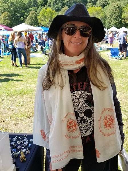 OMSutra Gayatri Mantra Prayer Shawl - Che Cose Belle