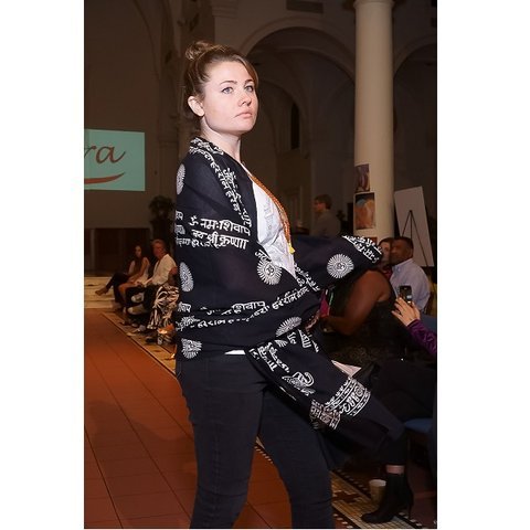 OMSutra Karma Mantra Yoga Prayer Shawl - Che Cose Belle