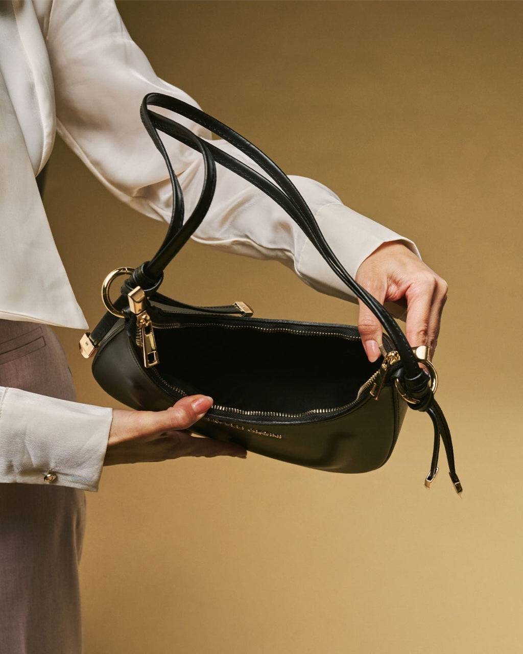 Ornella (black) - Italian calf leather women's crossbody bag (with shoulder strap) - Che Cose Belle