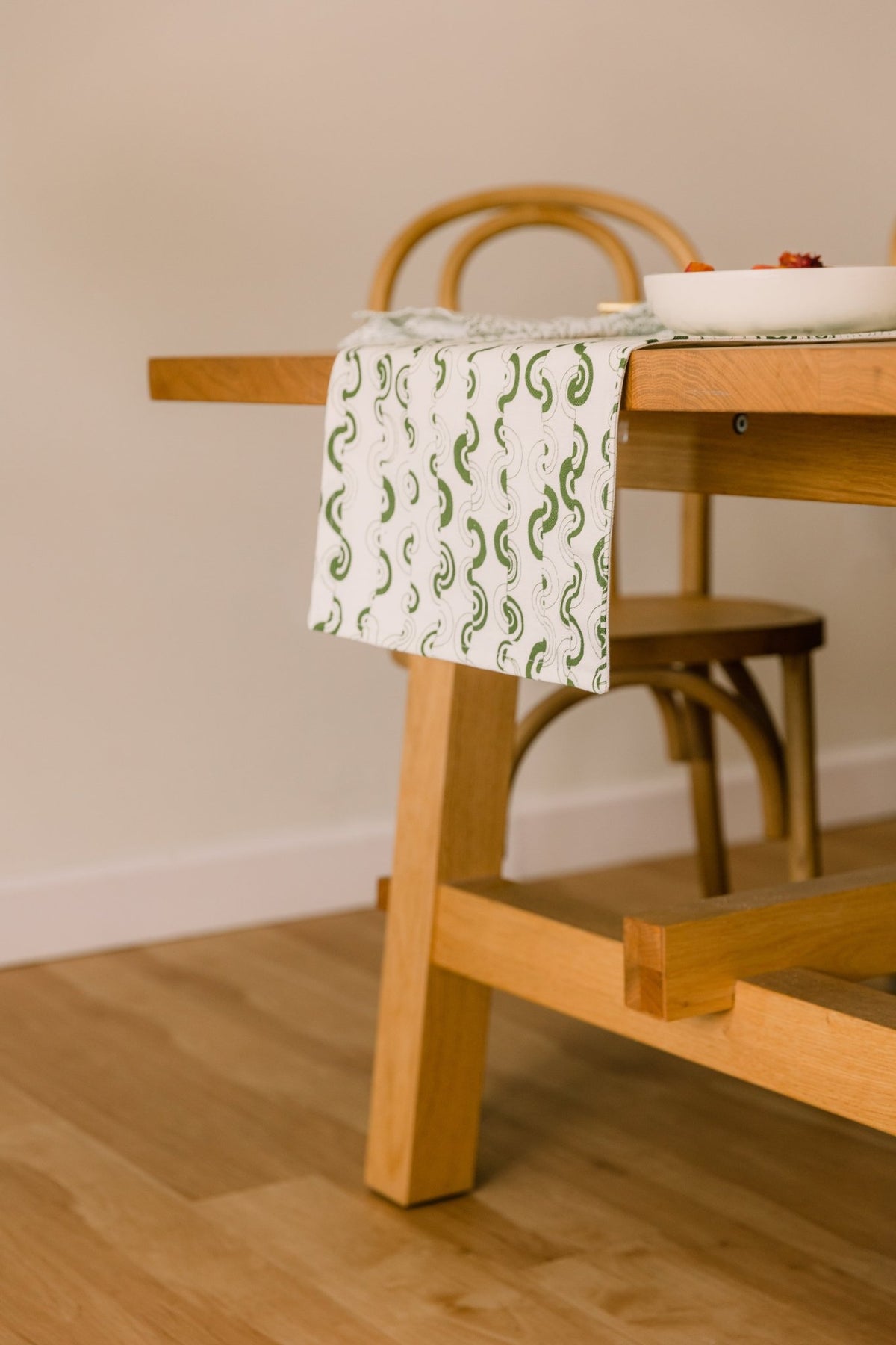Ortega in Cereus 14" x 90" Table Runner - Che Cose Belle