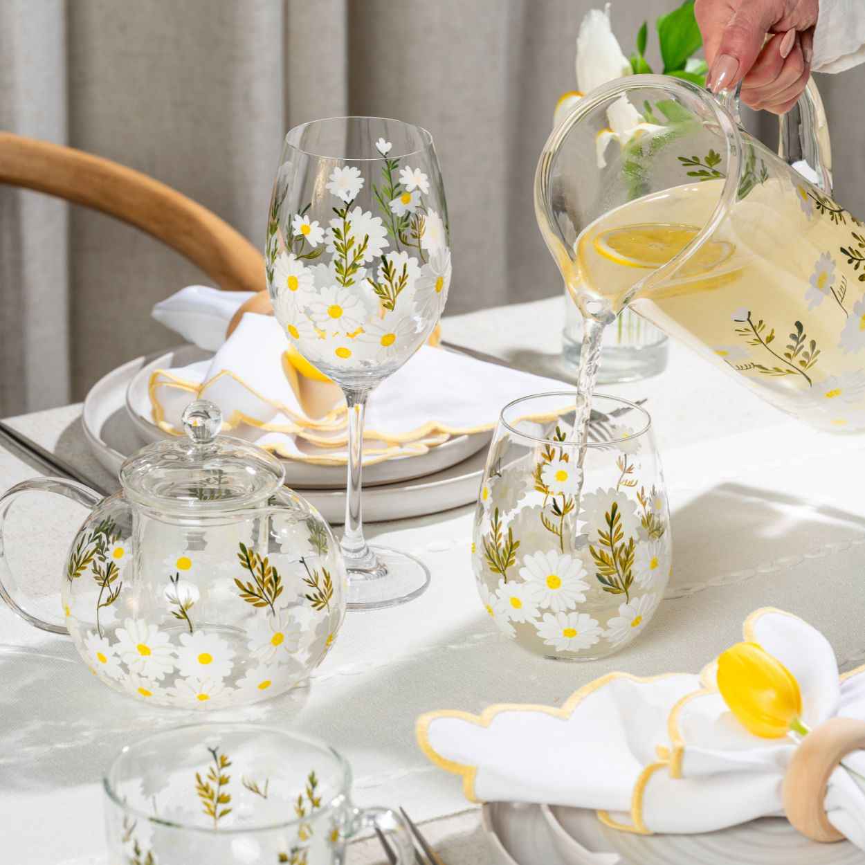Painted Daisy Pitcher - Che Cose Belle