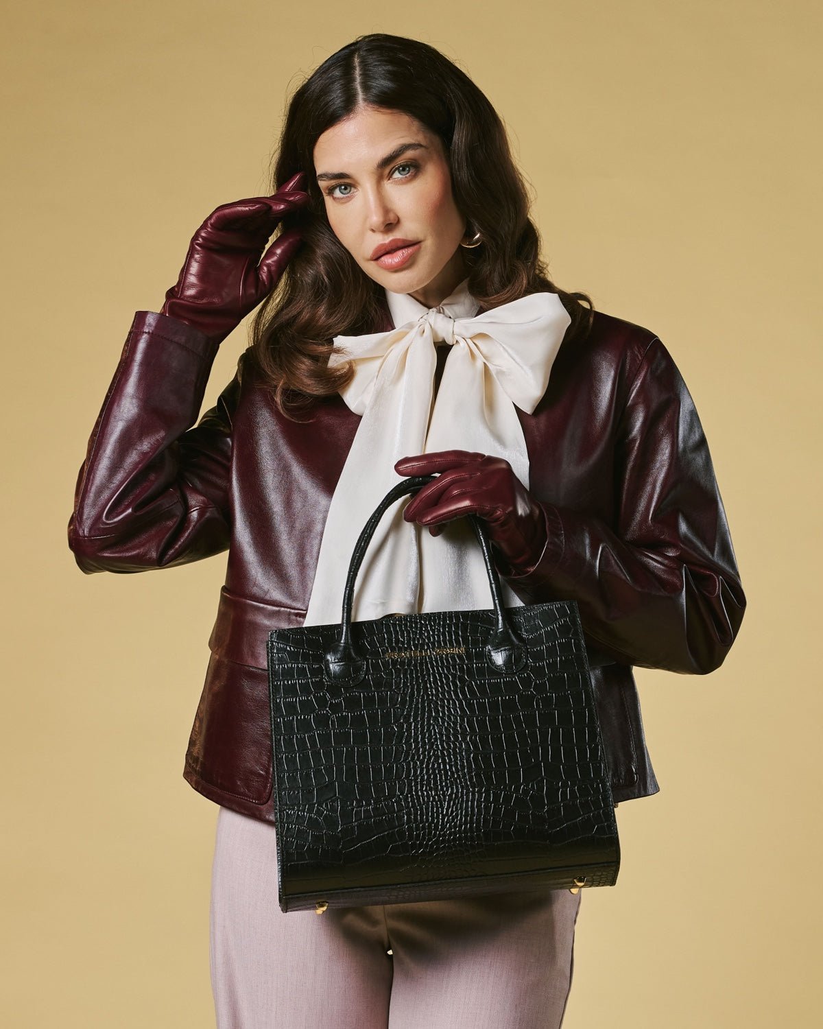 Patrizia (black) - Italian calf leather women's handbag (with shoulder strap) - Che Cose Belle