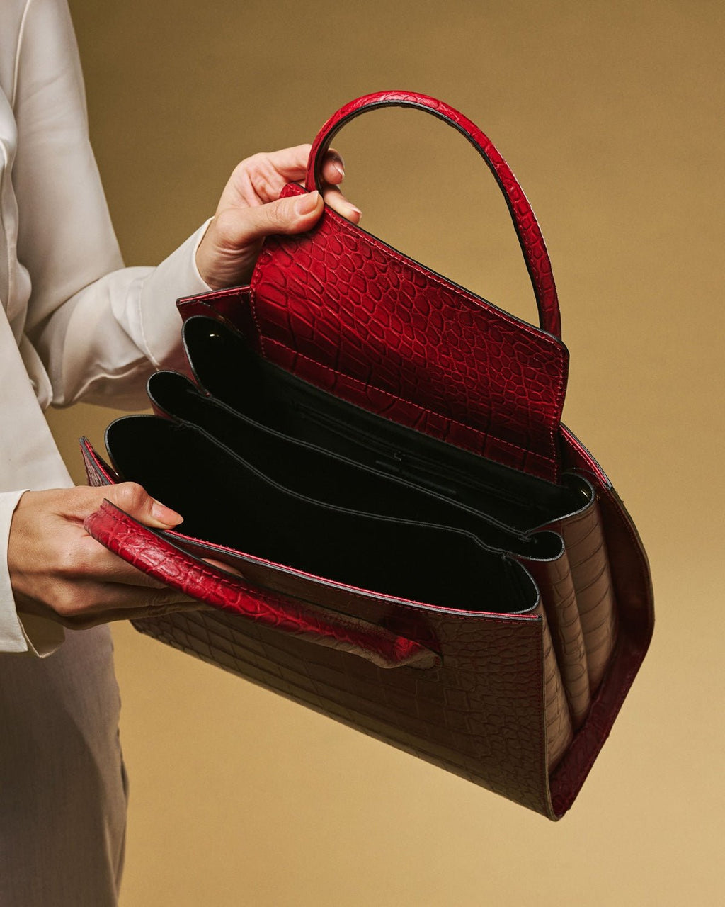 Patrizia (red) - Italian calf leather womens handbag (with shoulder strap) - Che Cose Belle