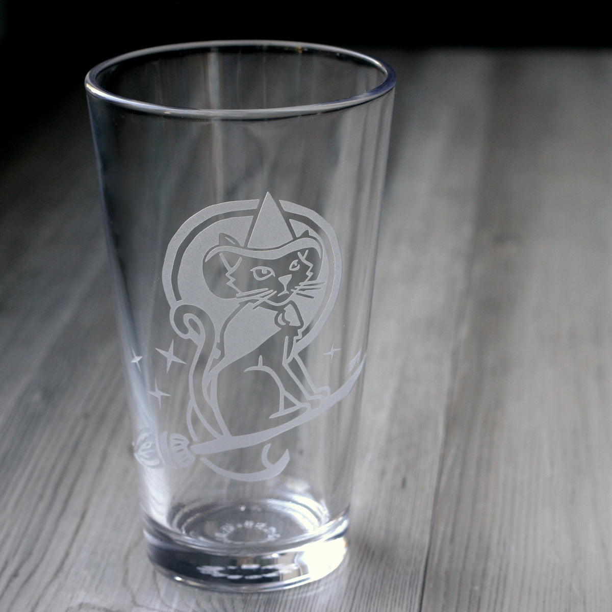 Witch Cat Pint Glass - etched Halloween glassware