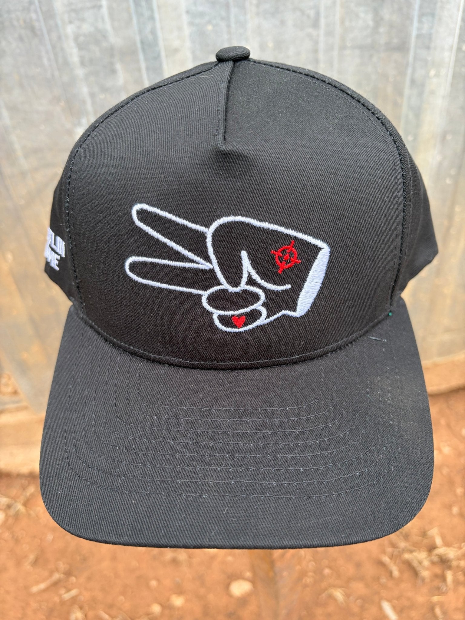 PL Series 5 Panel Curved Bill Snapback Hat - SOLID BLACK - WHITE LOGO w/ Bold Style - Che Cose Belle