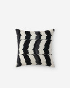 Portrait Of A Lady Throw Pillow - Che Cose Belle