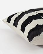 Portrait Of A Lady Throw Pillow - Che Cose Belle