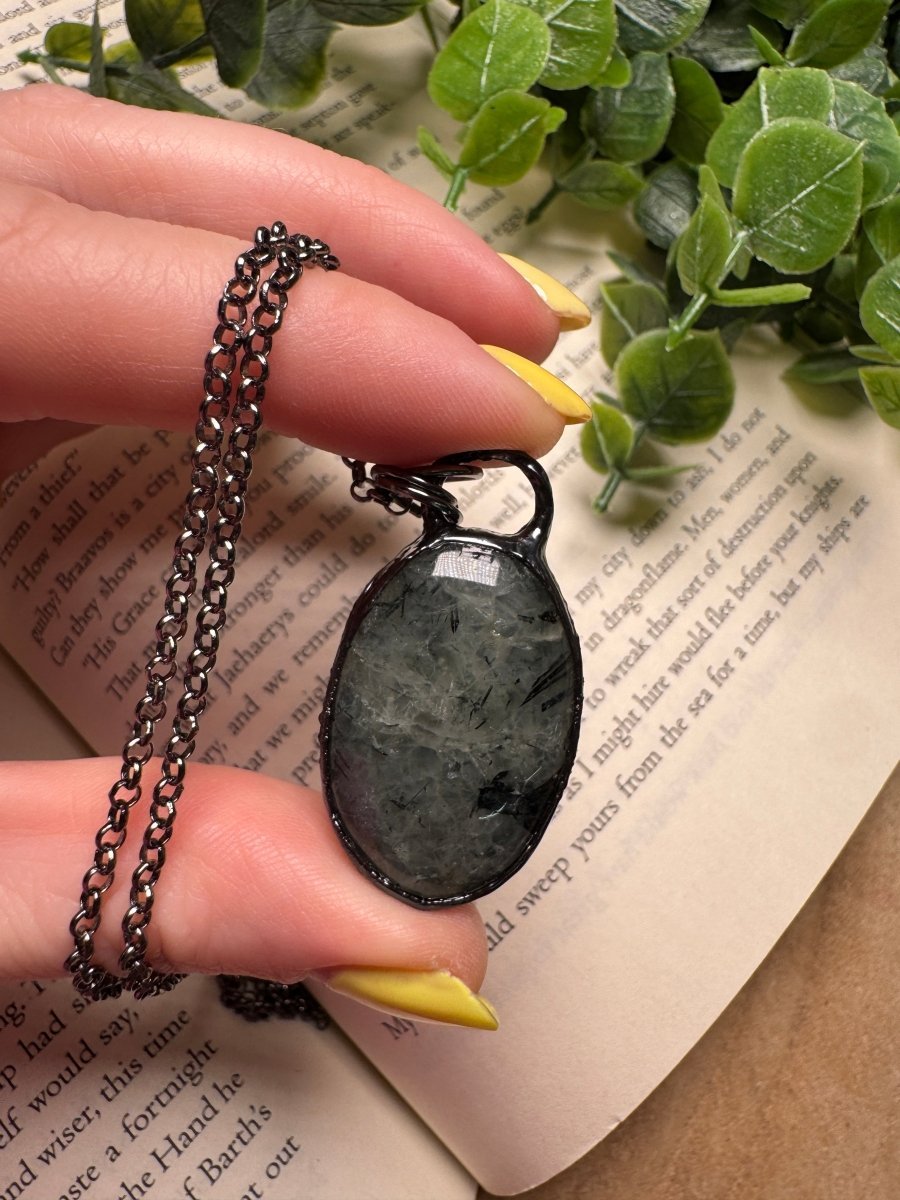 Prehnite Necklace - Che Cose Belle