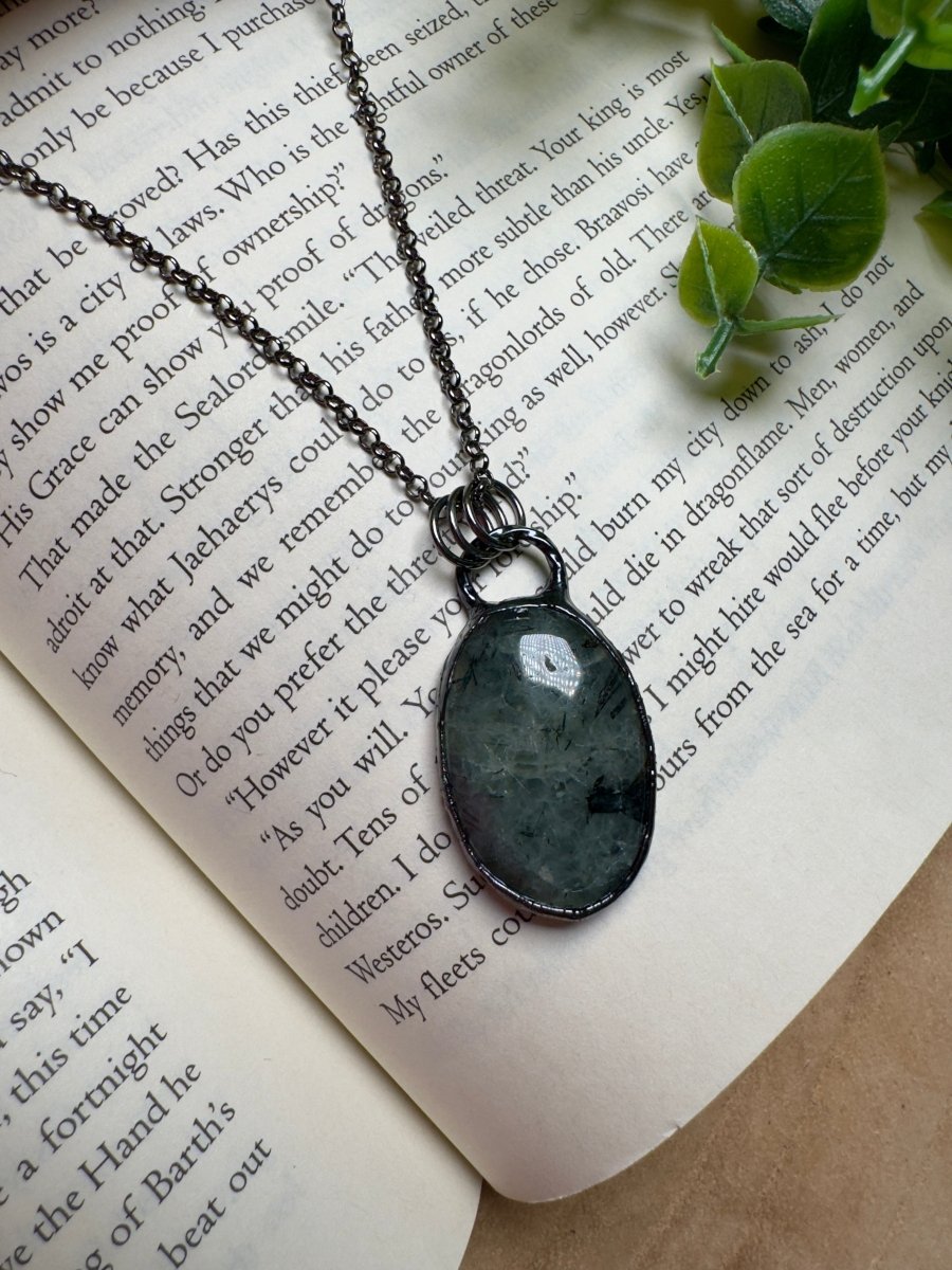 Prehnite Necklace - Che Cose Belle