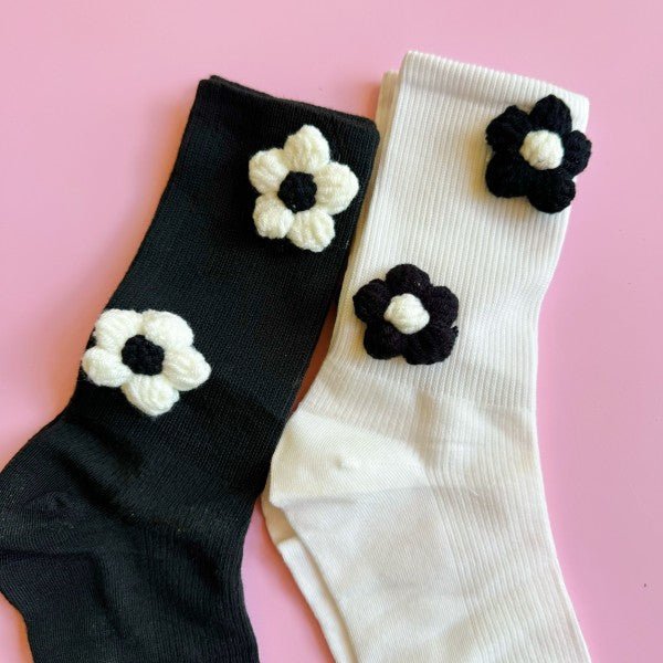 Puffy Daisy Embellished Socks Set Of 2 - Che Cose Belle