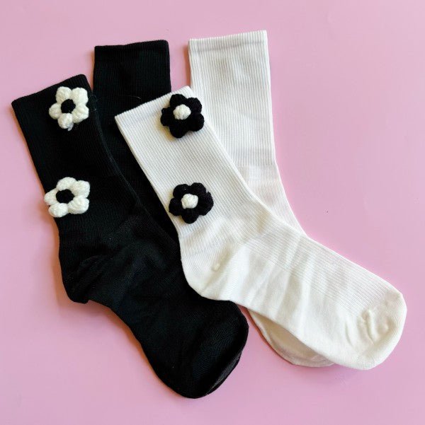 Puffy Daisy Embellished Socks Set Of 2 - Che Cose Belle