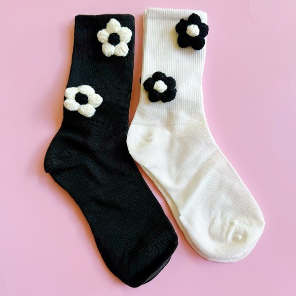 Puffy Daisy Embellished Socks Set Of 2 - Che Cose Belle