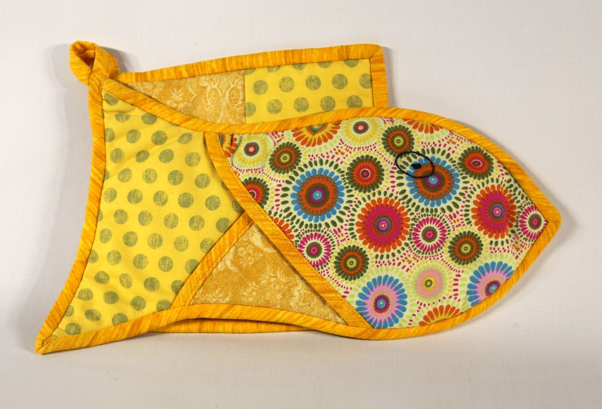 'Pwason' Fish Oven Mitt Set - Che Cose Belle