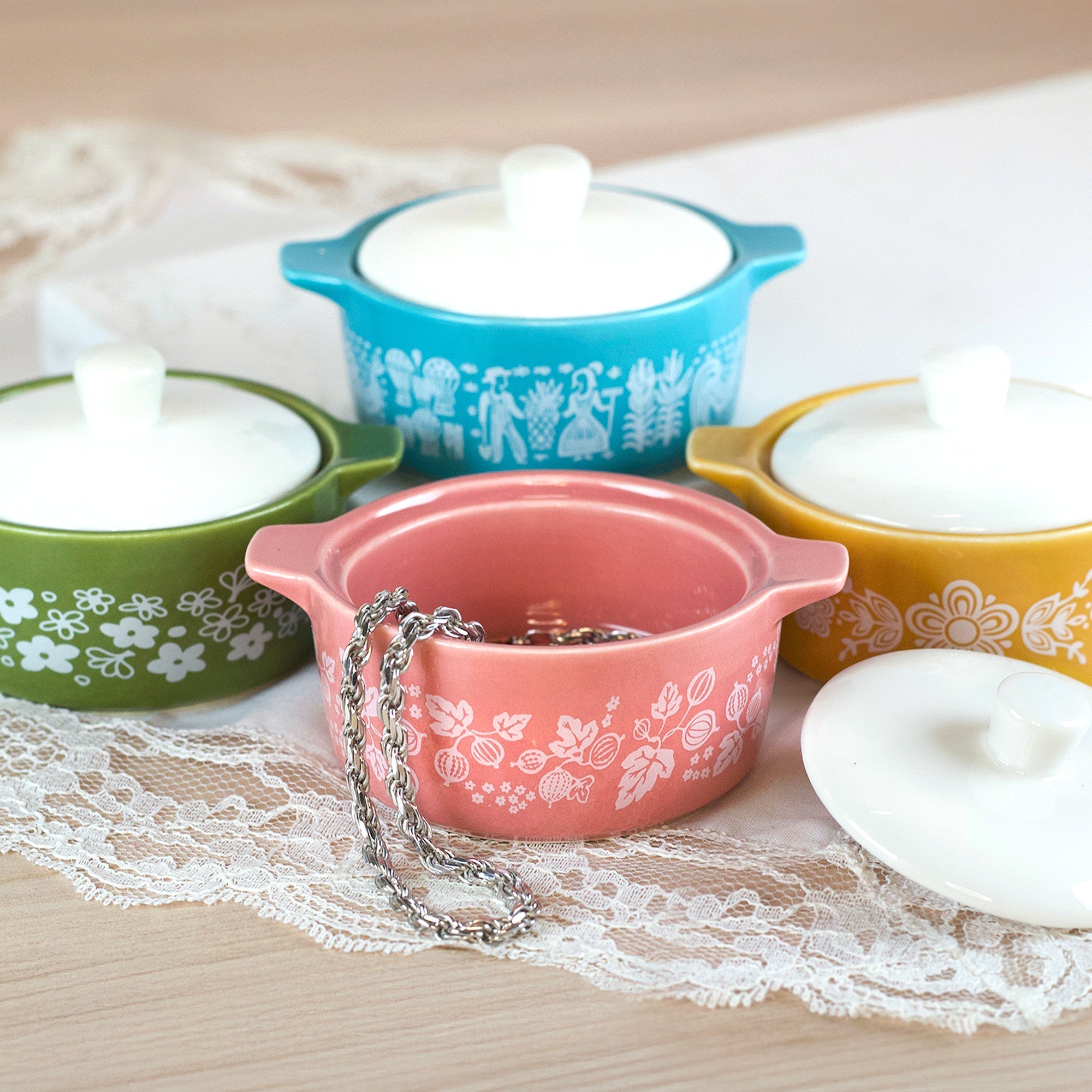 Pyrex-Inspired Gooseberry Casserole Ceramic Trinket Box - Che Cose Belle
