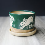 Rabbits Plant Pot, Farmhouse Style Planter with drainage + saucer - Che Cose Belle