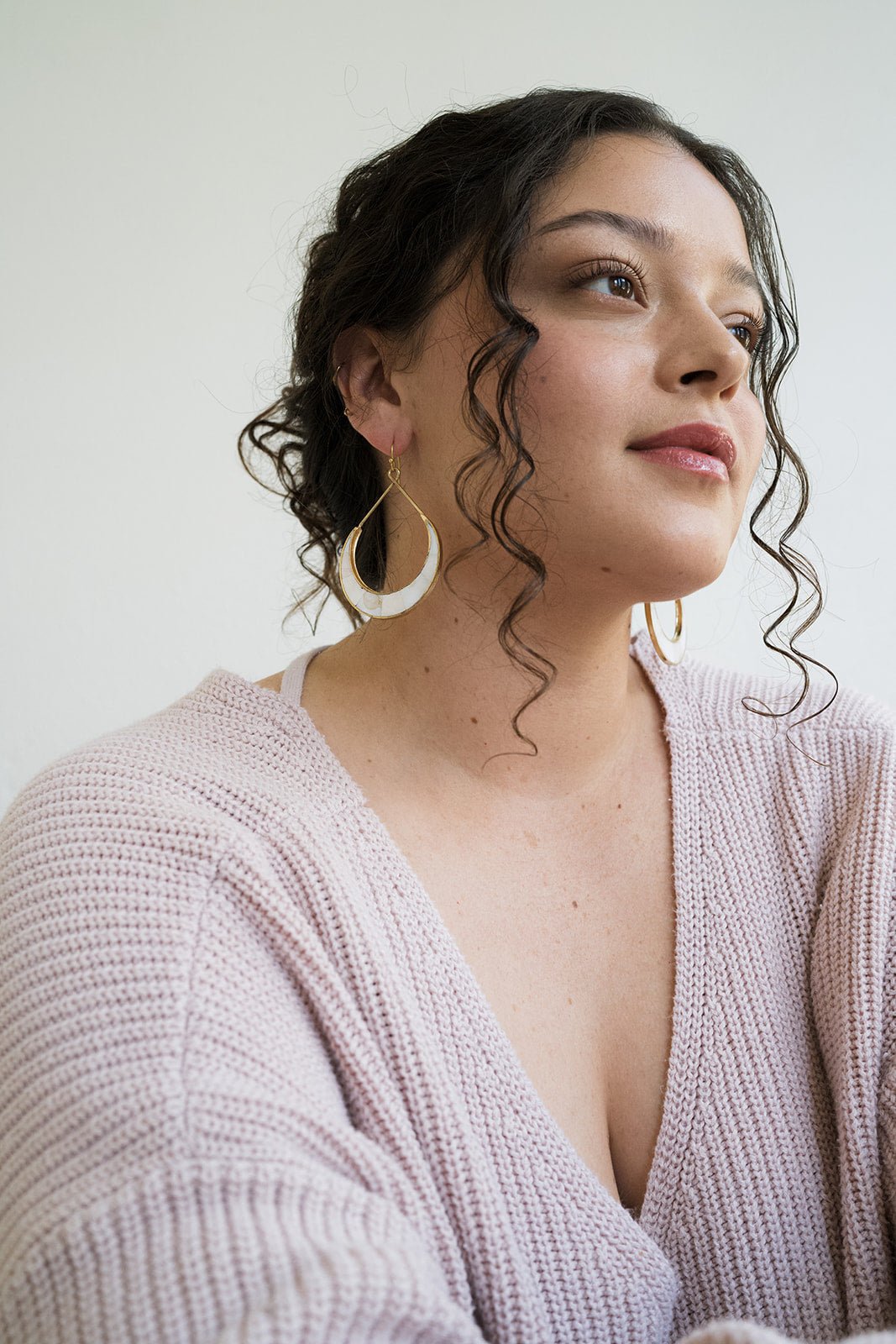 Rajani Crescent Mother of Pearl Hoop Earrings - Che Cose Belle