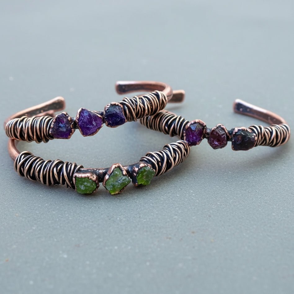 Raw Peridot Cuff - Copper Jewelry Handcrafted For Growth And Renewal - Che Cose Belle