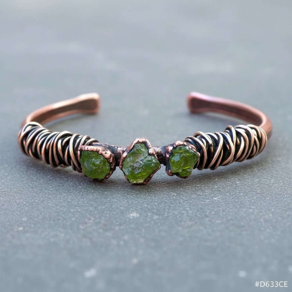 Raw Peridot Cuff - Copper Jewelry Handcrafted For Growth And Renewal - Che Cose Belle