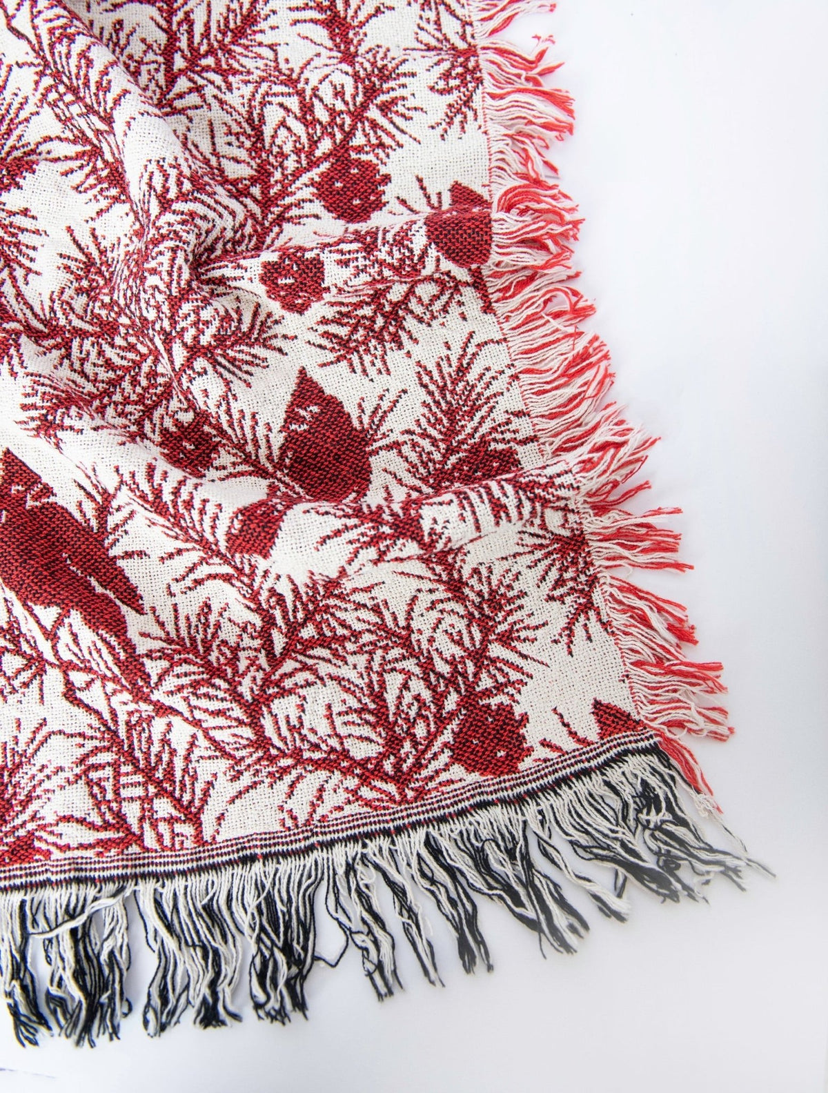 Red Cardinal Christmas Jacquard Woven Throw - Che Cose Belle