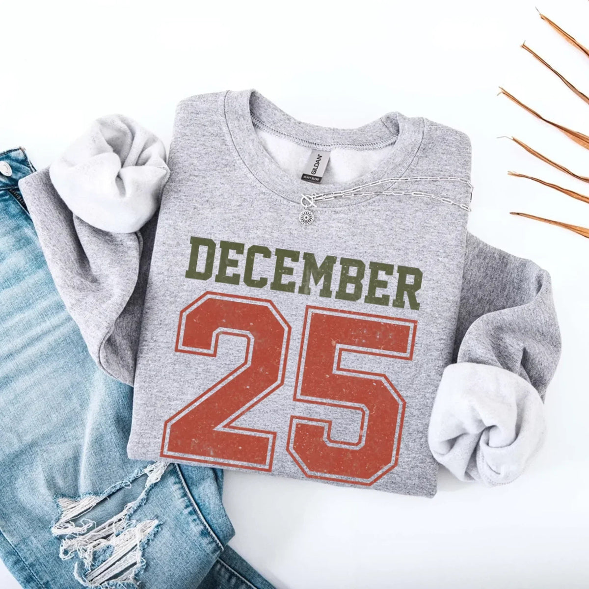 Retro Christmas DECEMBER 25 Sweatshirt Festive Holiday Sweater - Che Cose Belle