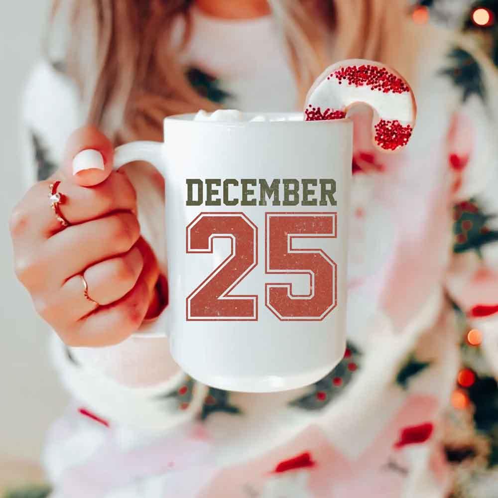 Retro Christmas Holiday Coffee Mug – Festive Vintage December 25 - Che Cose Belle
