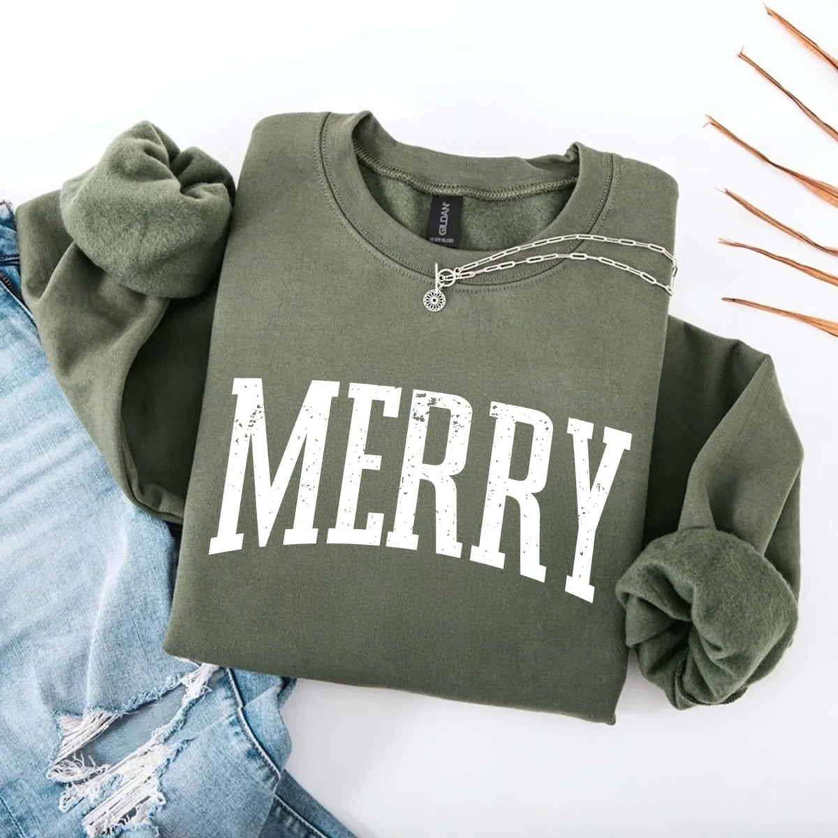 Retro Merry Christmas Sweatshirt Festive Women’s Holiday Sweater - Che Cose Belle