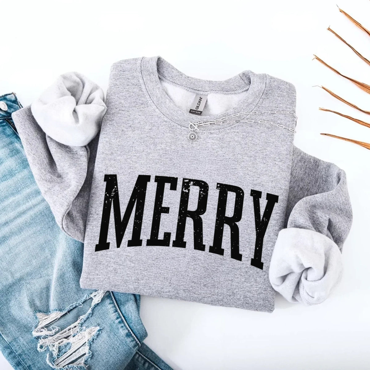 Retro Merry Christmas Sweatshirt Festive Women’s Holiday Sweater - Che Cose Belle