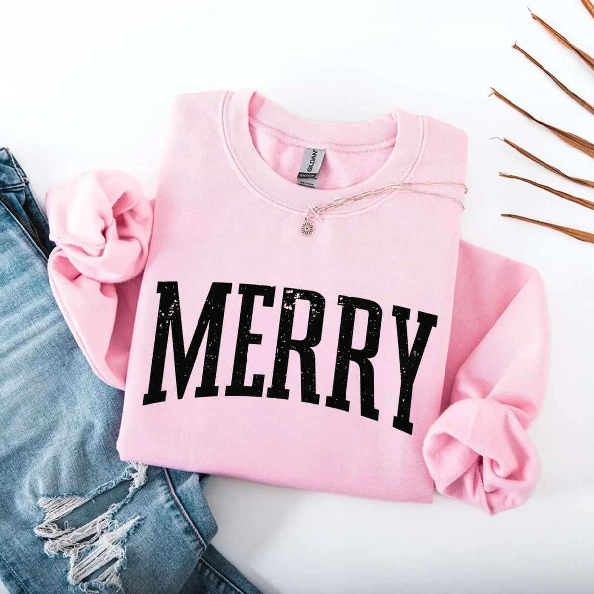 Retro Merry Christmas Sweatshirt Festive Women’s Holiday Sweater - Che Cose Belle