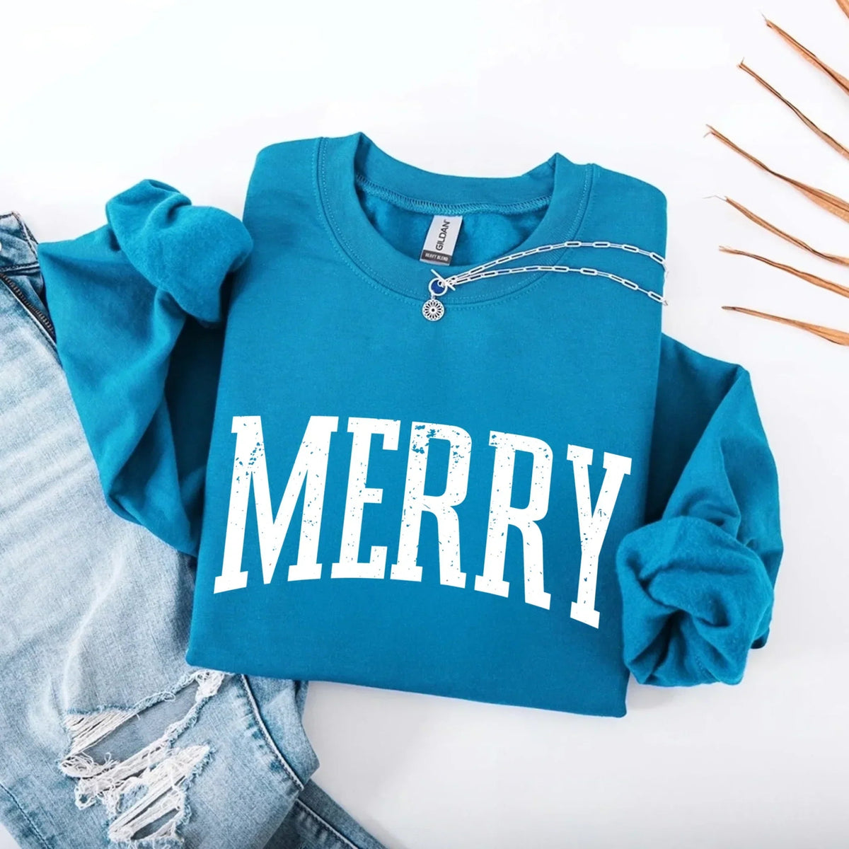 Retro Merry Christmas Sweatshirt Festive Women’s Holiday Sweater - Che Cose Belle