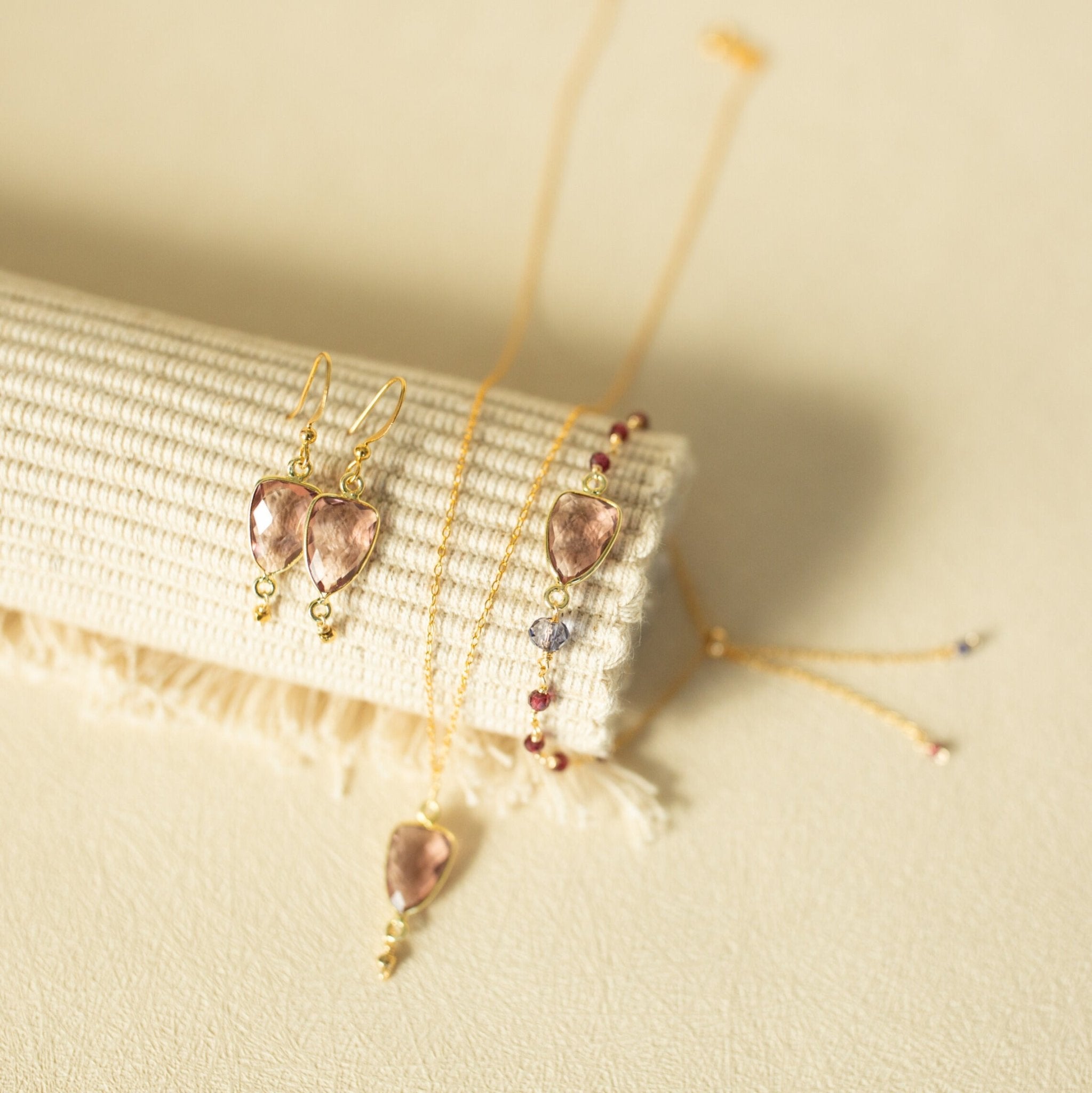 Rhodolite Garnet Silver Isla Bracelet - Che Cose Belle