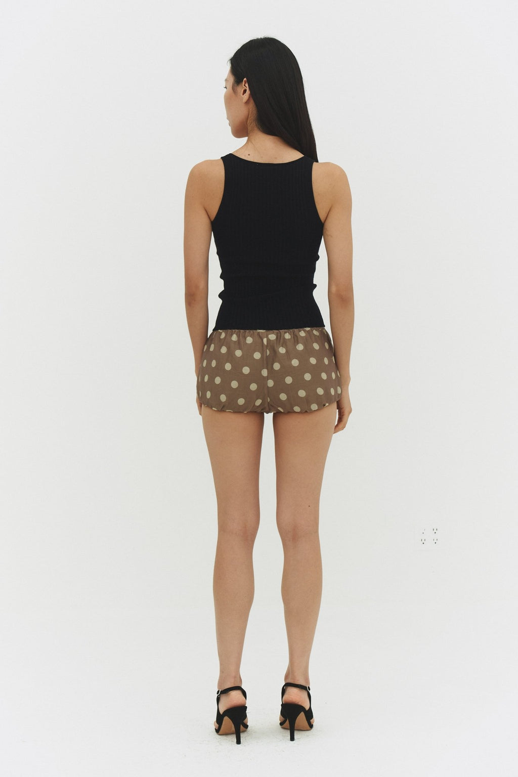 RIBBED KNIT TANK TOP IN BLACK - Che Cose Belle