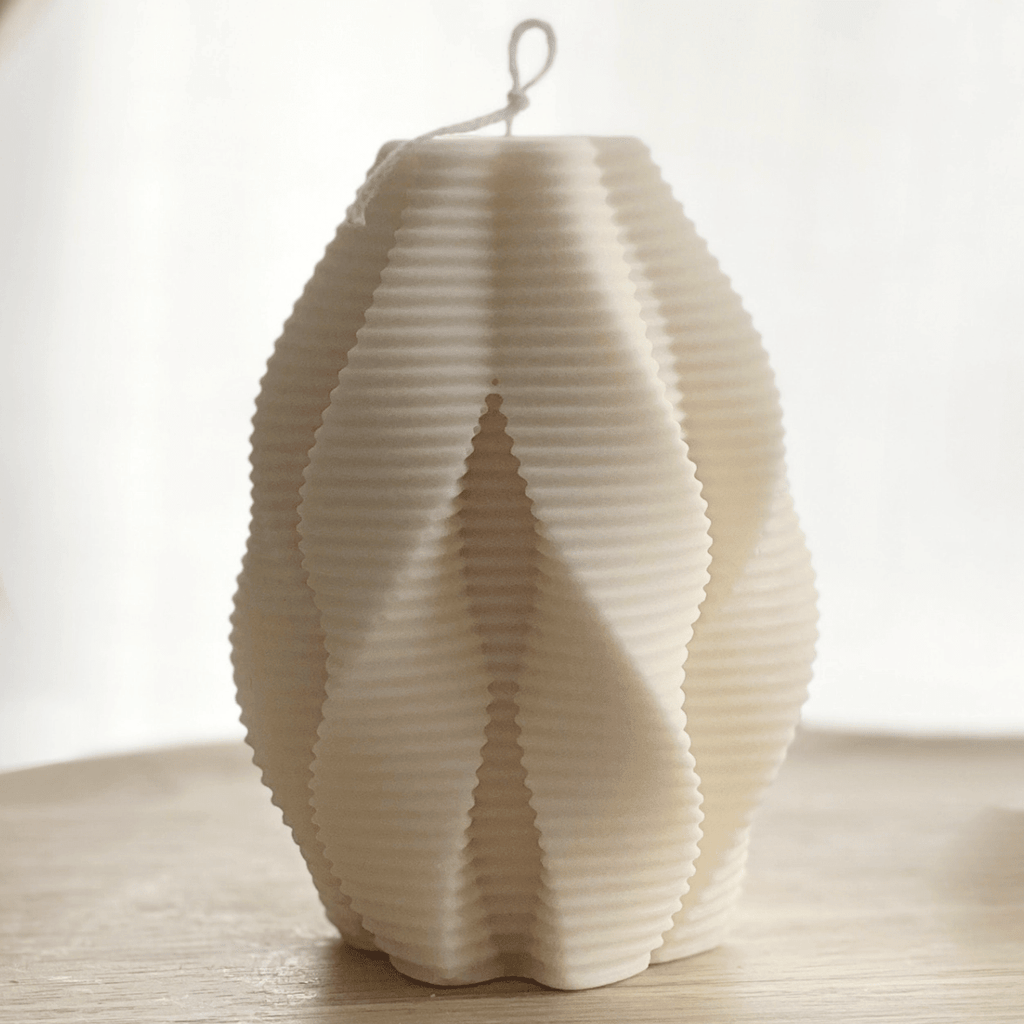 Ribbed Swirl Candle: Cream - Che Cose Belle