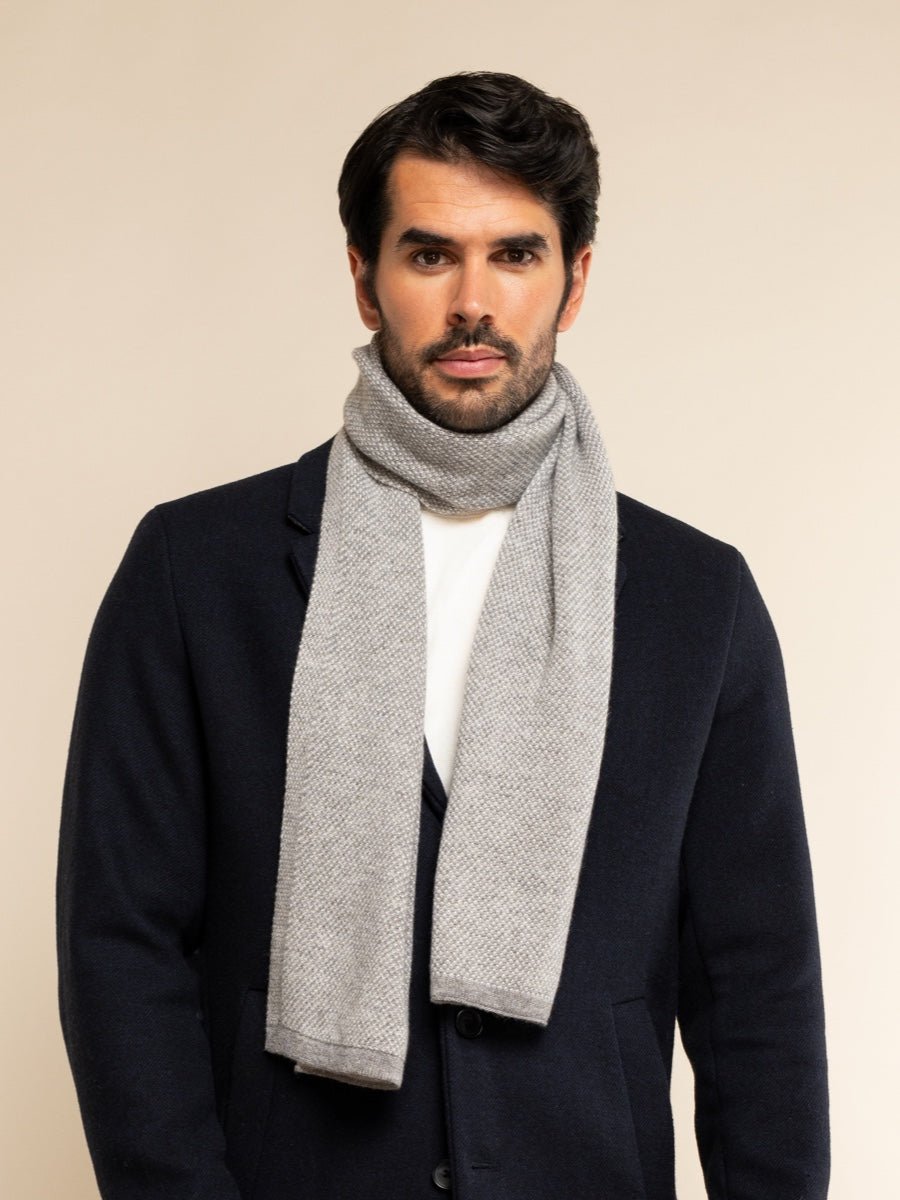 Riccardo (grey & white) - Italian 100% cashmere scarf with pattern - Che Cose Belle