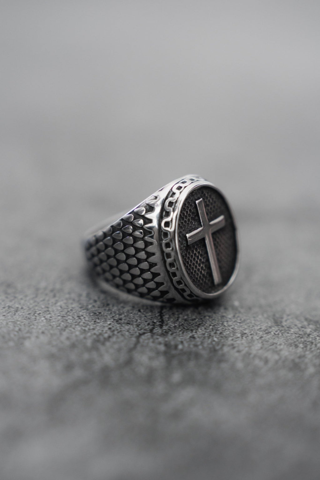 Risen Savior Ring- Silver - Che Cose Belle