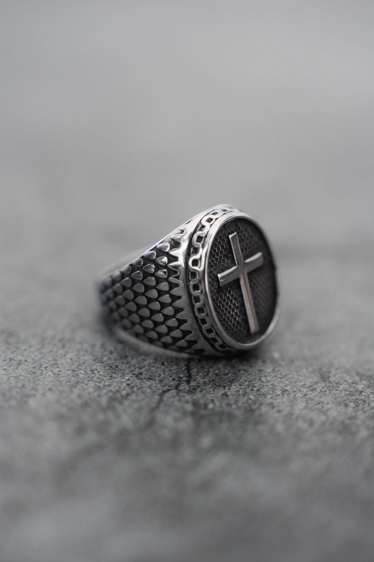 Risen Savior Ring- Silver - Che Cose Belle