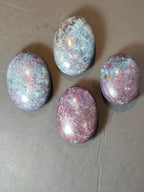 Ruby Kyanite Polished Spheres & Palmstones - Che Cose Belle