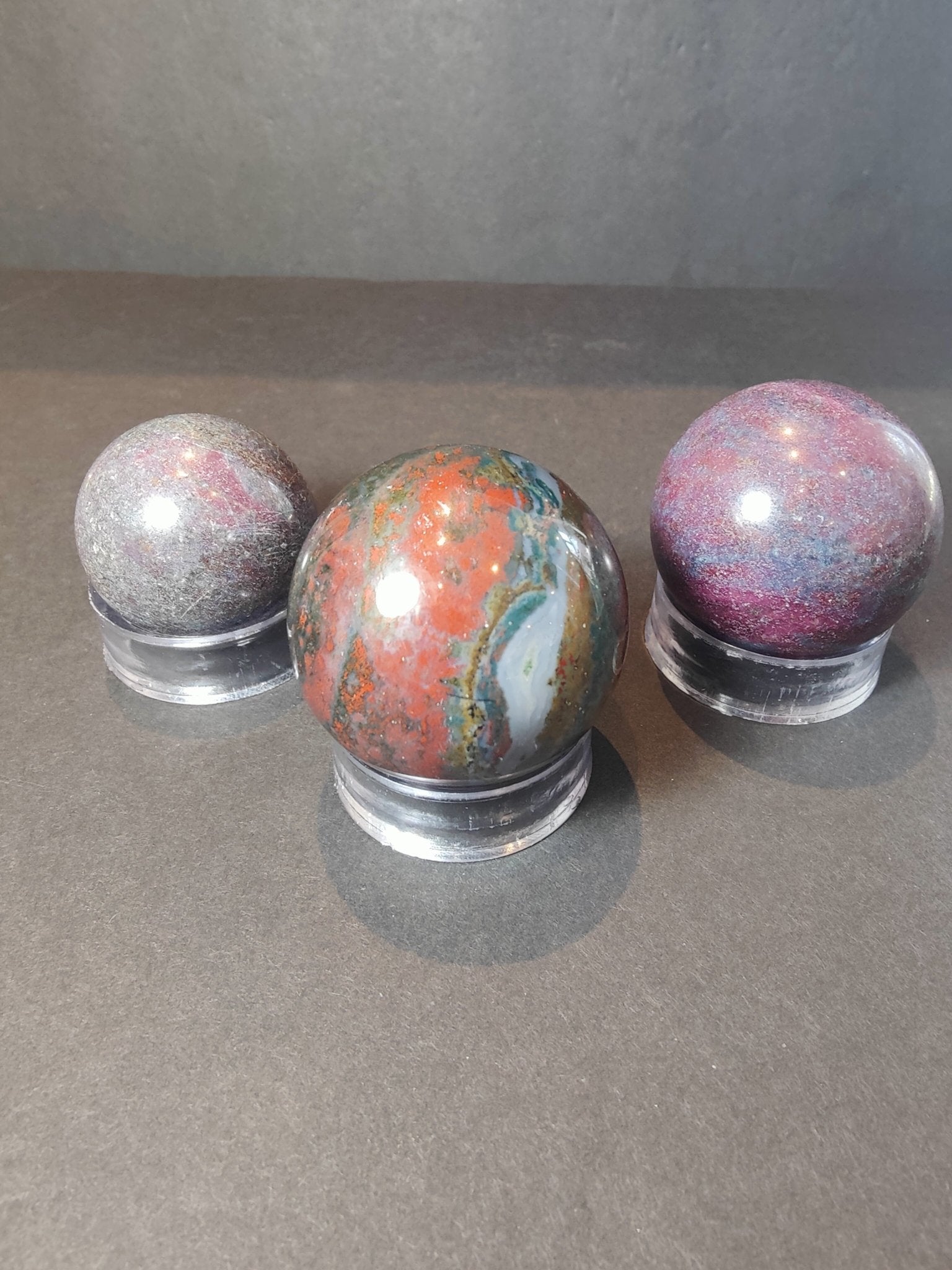 Ruby Kyanite Polished Spheres & Palmstones - Che Cose Belle