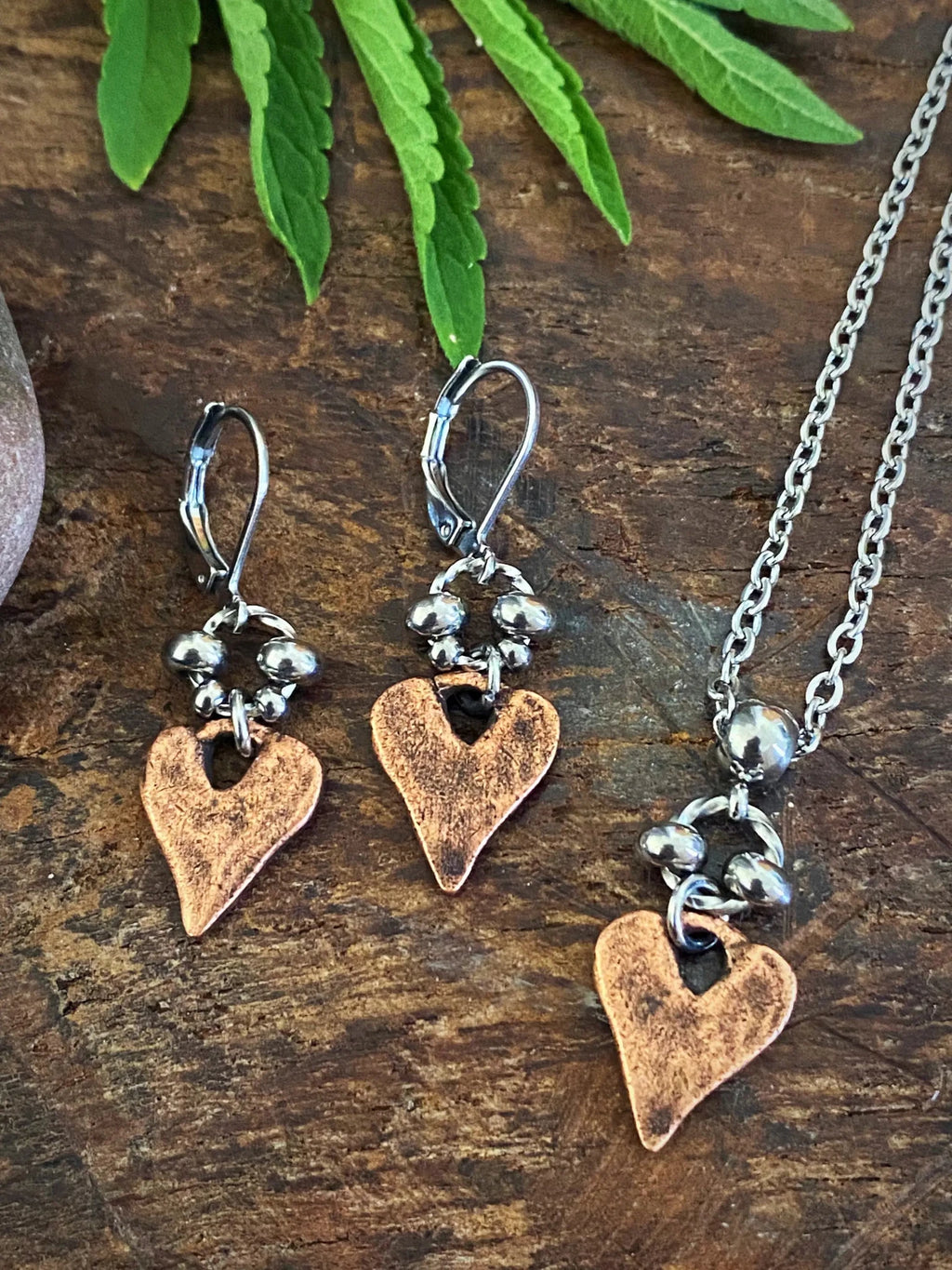 RUSTIC HEART EARRINGS - Che Cose Belle