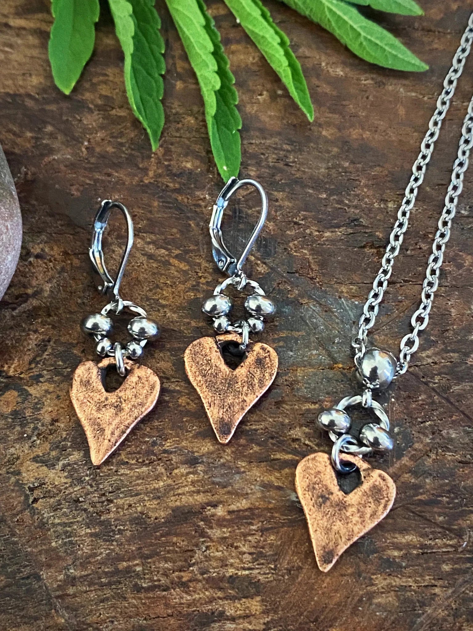 RUSTIC HEART EARRINGS - Che Cose Belle